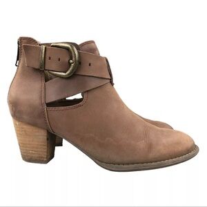 Women’s 8 Vionic Booties
